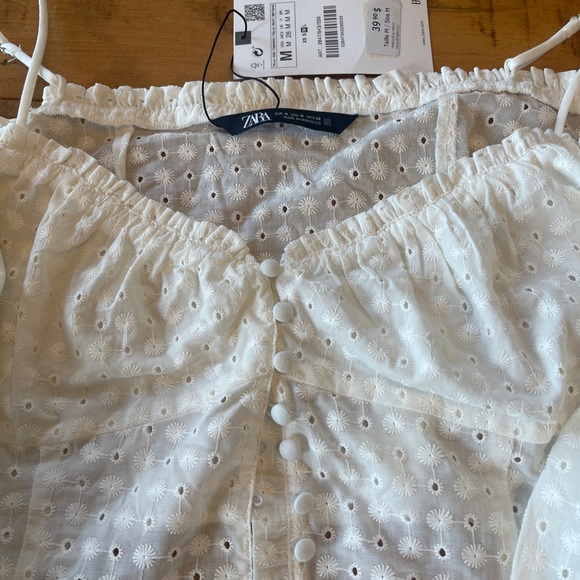 Zara cropped lace and button detail top brand new with tags - Picture 2 of 3